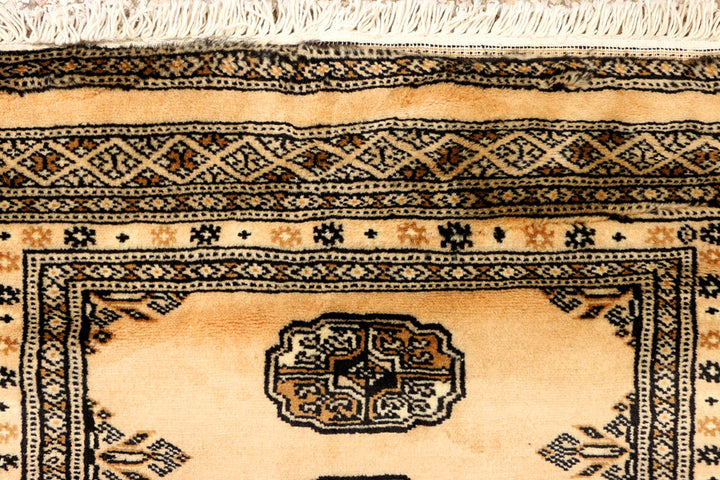 Navajo White Bokhara 2' 4 x 7' 5 - No. 39192 - ALRUG Rug Store