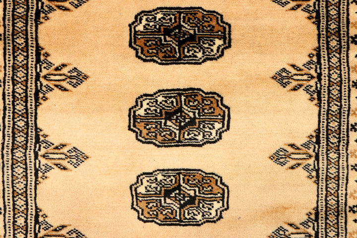 Navajo White Bokhara 2' 4 x 7' 5 - No. 39192 - ALRUG Rug Store