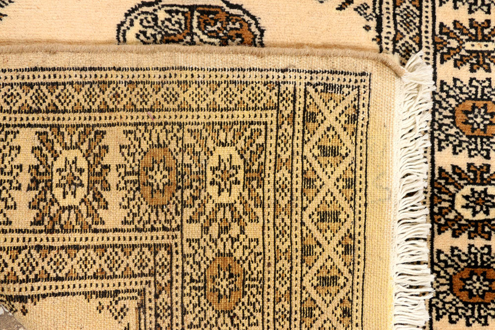 Navajo White Bokhara 2' 6 x 9' 5 - No. 39194 - ALRUG Rug Store