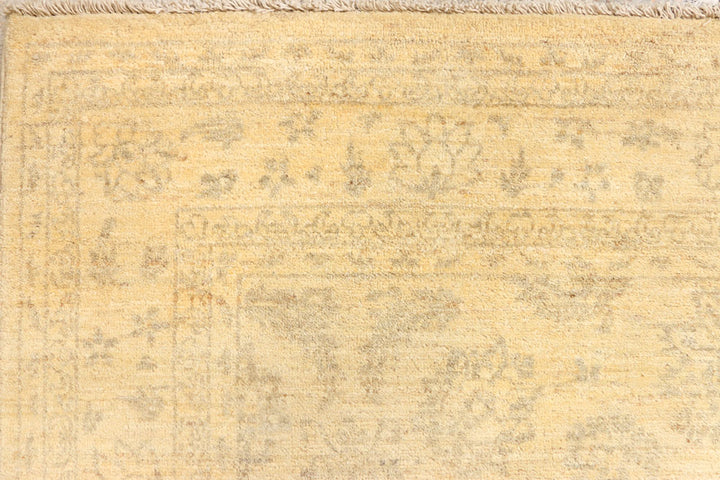 Navajo White Ziegler 4' 5 x 6' 6 - No. 39376 - ALRUG Rug Store