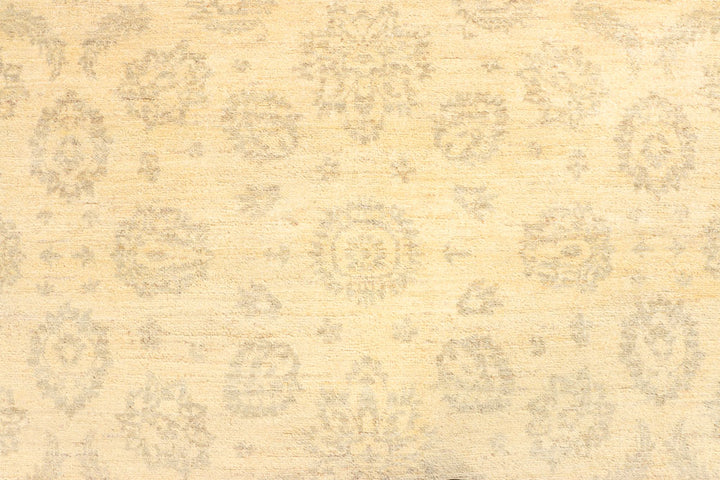 Navajo White Ziegler 4' 5 x 6' 6 - No. 39376 - ALRUG Rug Store