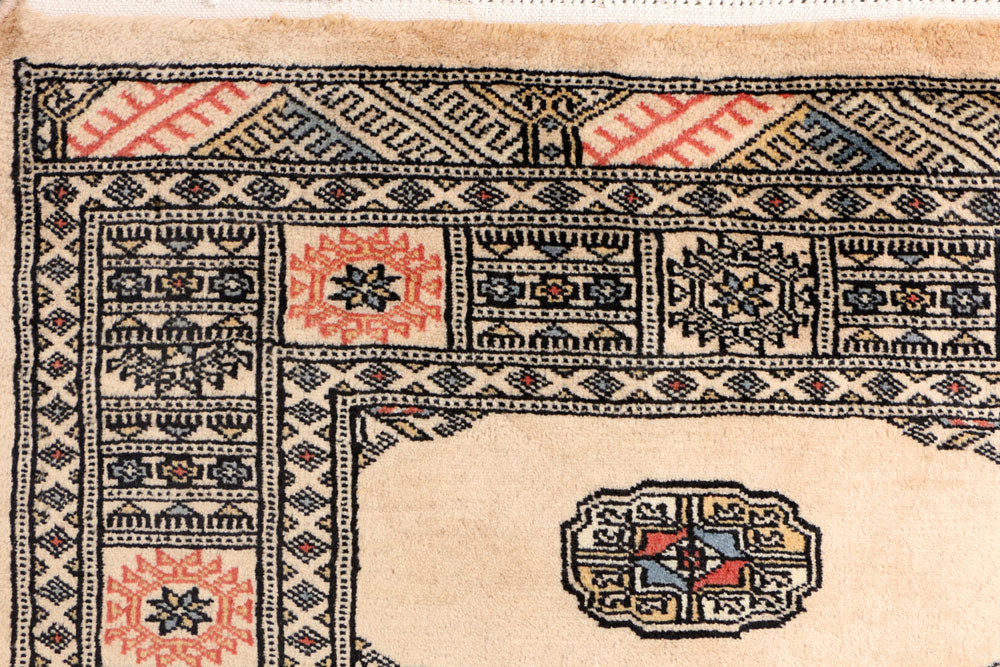 Navajo White Bokhara 4' x 5' 8 - No. 41056 - ALRUG Rug Store