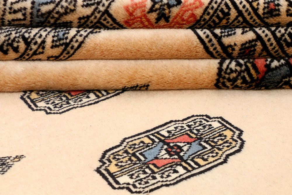 Navajo White Bokhara 4' x 5' 8 - No. 41056 - ALRUG Rug Store