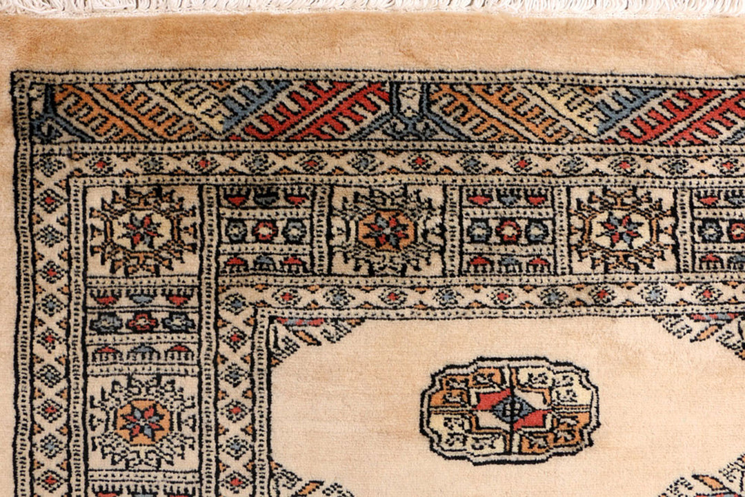 White Pakistani Bokhara Rug 4' 2 x 5' 7 Hand-Knotted detail