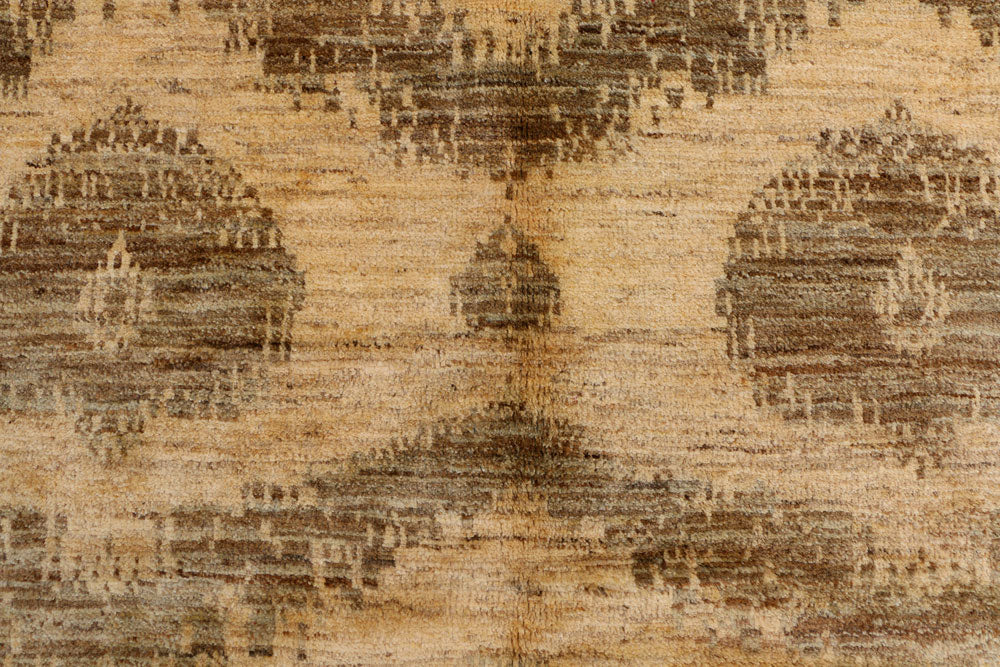 Navajo White Ikat 6' 8 x 9' 9 - No. 41111 - ALRUG Rug Store