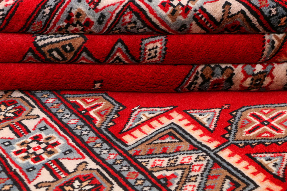 Red Caucasian 3' 4 x 6' 2 - No. 41443 - ALRUG Rug Store