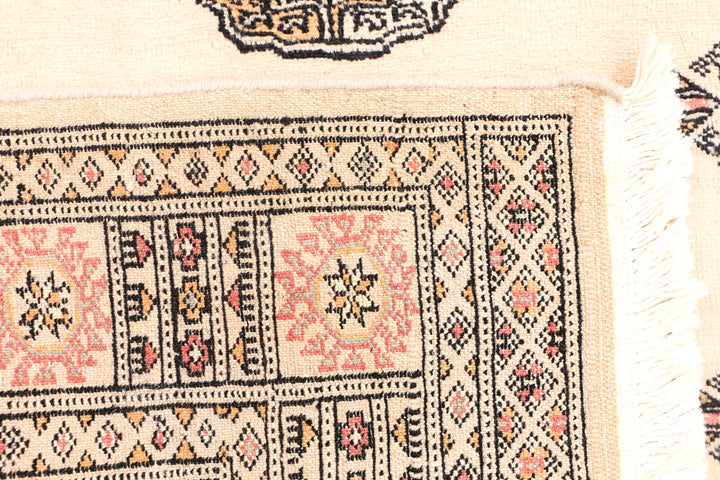 Ivory Bokhara 3' 1 x 5' 2 - No. 44162 - ALRUG Rug Store