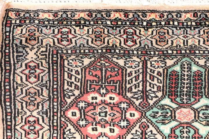 Tan Caucasian 2'  7" x 3'  10" - No. QA94465