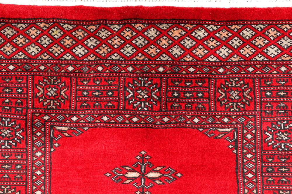 Red Butterfly 2' 6 x 4' 1 - No. 44464 - ALRUG Rug Store
