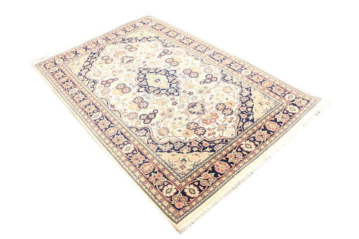 Cornsilk Isfahan 4' x 6' 2 - No. 44736
