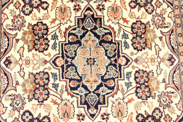 Cornsilk Isfahan 4' 7 x 7' 3 - No. 44744 - ALRUG Rug Store