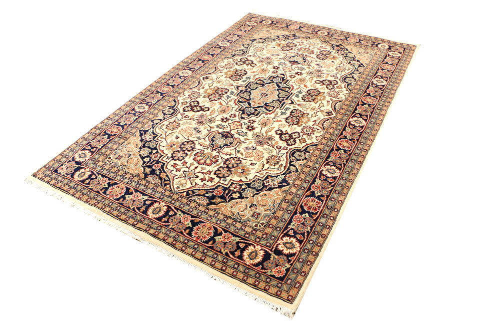 Cornsilk Isfahan 4' 7 x 7' 3 - No. 44744 - ALRUG Rug Store