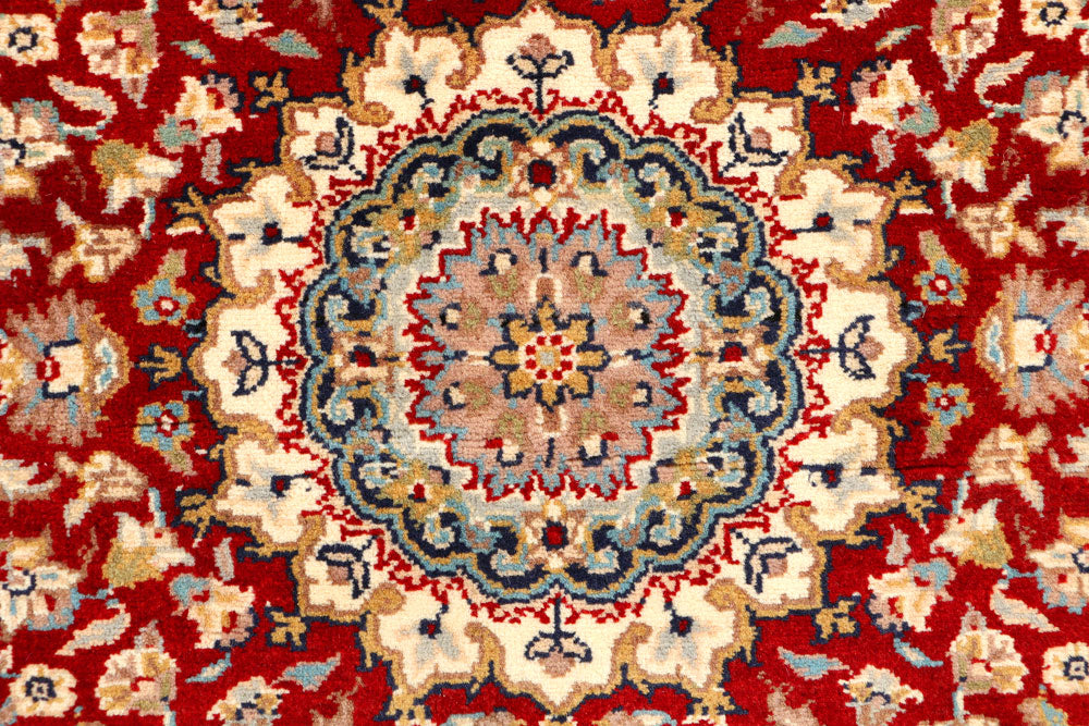 Firebrick Kashan 3' 1 x 5' 1 - No. 44763 - ALRUG Rug Store