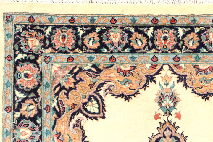 Cornsilk Isfahan 3' 1 x 5' 1 - No. 44777 - ALRUG Rug Store