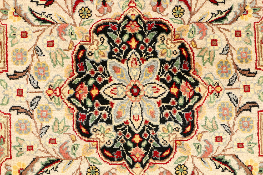 Cornsilk Mahal 2' 6 x 9' 11 - No. 44827 - ALRUG Rug Store