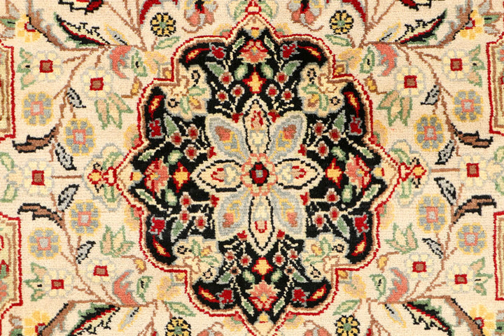 Cornsilk Mahal 2' 6 x 9' 11 - No. 44827 - ALRUG Rug Store