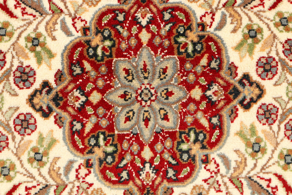 Cornsilk Mahal 2' 7 x 10' 2 - No. 44845 - ALRUG Rug Store