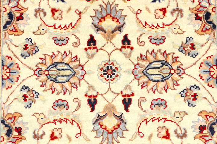 Cornsilk Mahal 2' 7 x 10' 2 - No. 44849 - ALRUG Rug Store