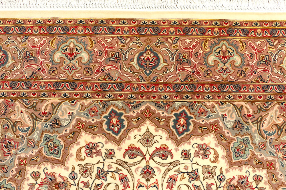 Cornsilk Kashan 4' 7 x 7' 1 - No. 44941 - ALRUG Rug Store
