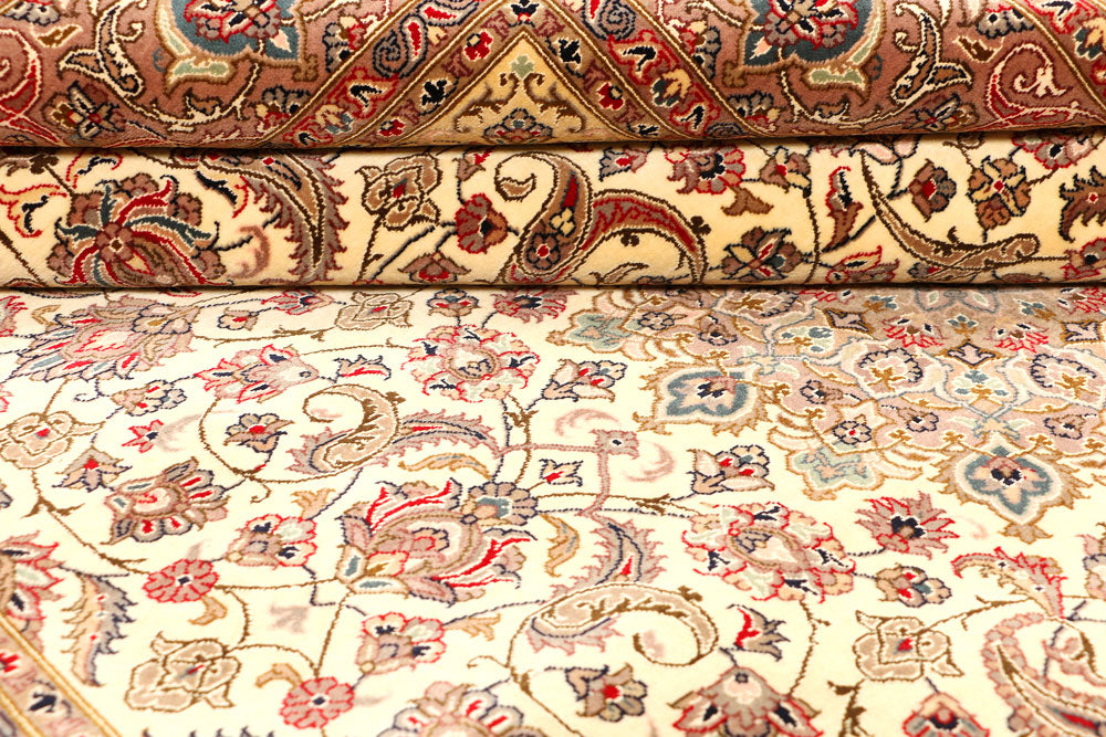 Cornsilk Kashan 4' 7 x 7' 1 - No. 44941 - ALRUG Rug Store