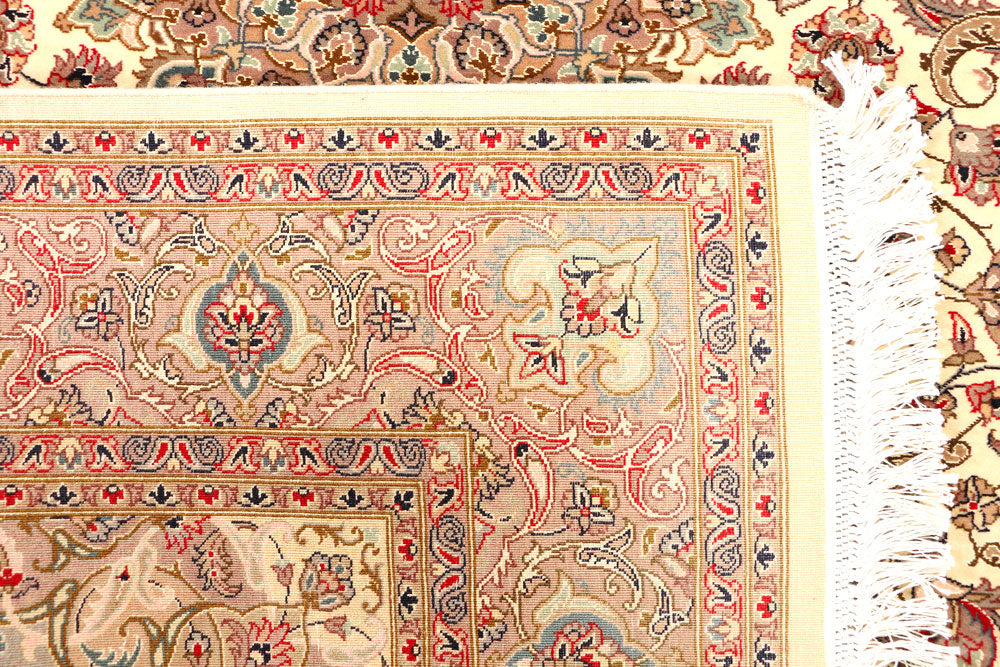 Cornsilk Kashan 4' 7 x 7' 1 - No. 44941 - ALRUG Rug Store