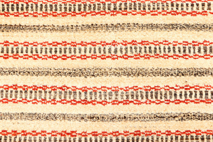 Navajo White Gabbeh 4' x 4' 11 - No. 44977 - ALRUG Rug Store