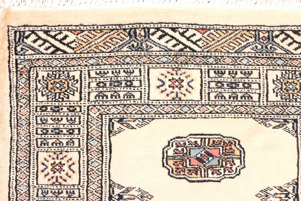 Antique White Bokhara 2' 7 x 6' - No. 45013 - ALRUG Rug Store