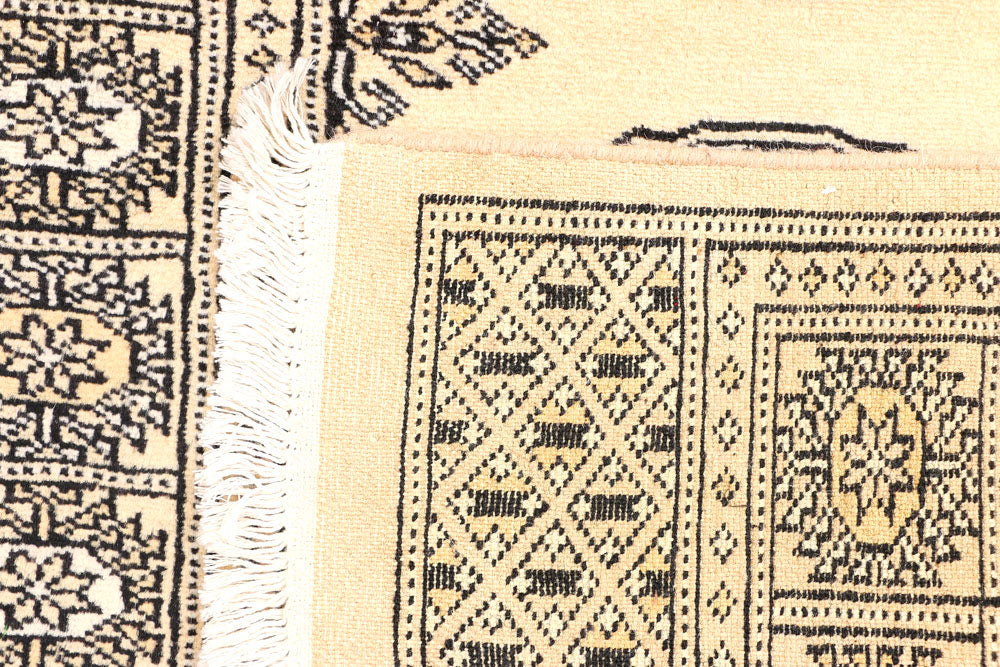 Moccasin Bokhara 2' 7 x 8' - No. 45279 - ALRUG Rug Store