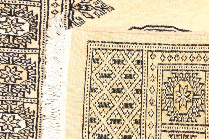 Moccasin Bokhara 2' 7 x 8' - No. 45279 - ALRUG Rug Store