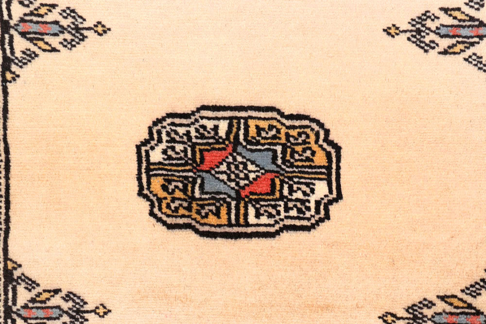 Blanched Almond Bokhara 2' 7 x 9' 6 - No. 45507 - ALRUG Rug Store