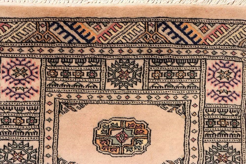 Navajo White Bokhara 2' 7 x 10' - No. 45542 - ALRUG Rug Store