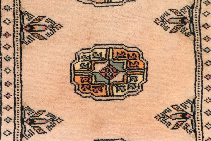 Navajo White Bokhara 2' 7 x 10' - No. 45542 - ALRUG Rug Store