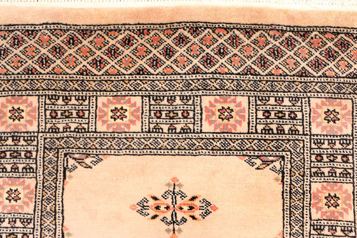 Antique White Butterfly 2' 7 x 10' 1 - No. 45591 - ALRUG Rug Store