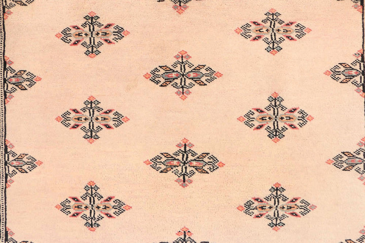 Navajo White Butterfly 4' 1 x 6' 1 - No. 45785 - ALRUG Rug Store