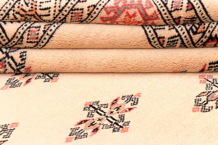 Navajo White Butterfly 4' 1 x 6' 1 - No. 45785 - ALRUG Rug Store