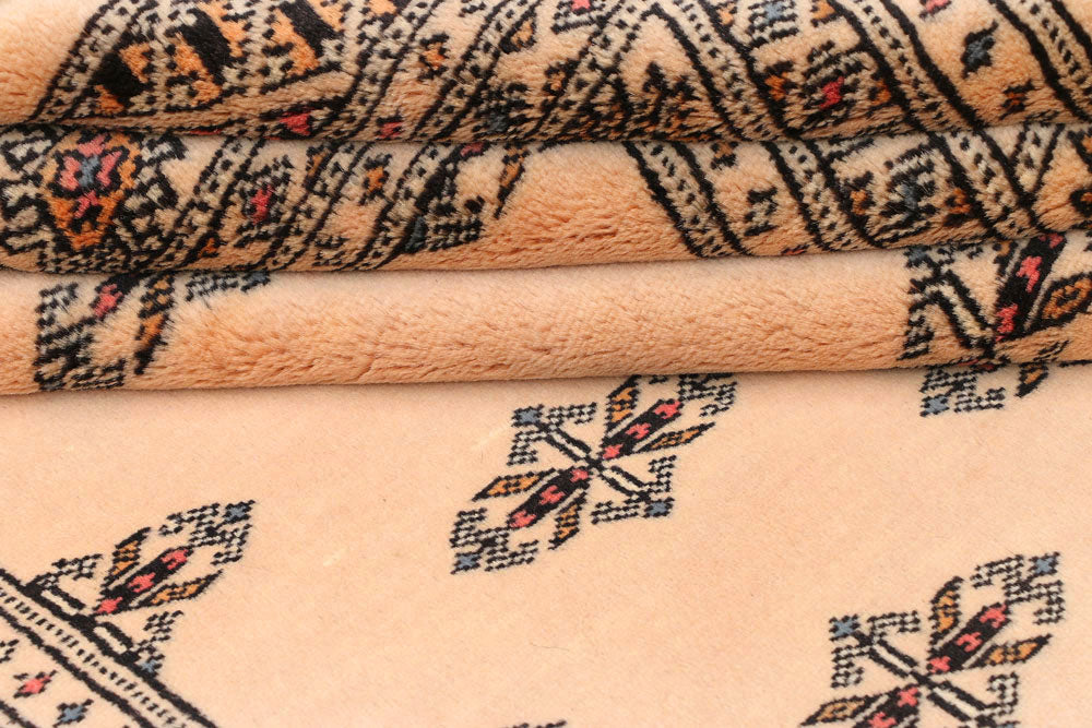 Navajo White Butterfly 4' 1 x 6' - No. 45798 - ALRUG Rug Store