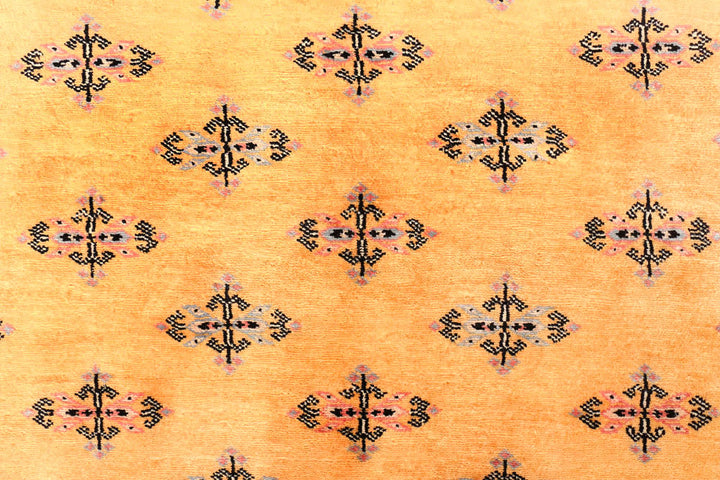 Navajo White Butterfly 4' 7 x 6' 8 - No. 45888 - ALRUG Rug Store