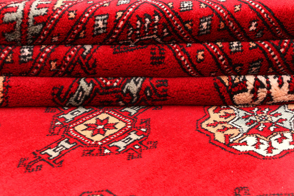 Dark Red Bokhara 5' 5 x 8' 2 - No. 45953 - ALRUG Rug Store