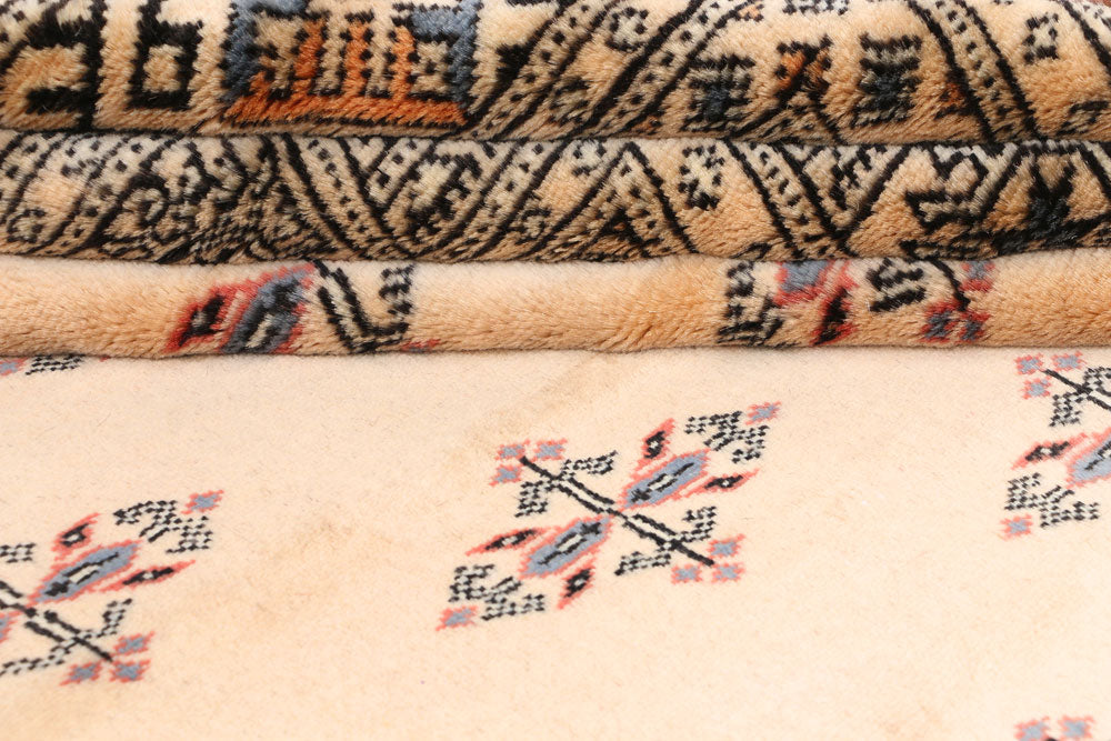 Bisque Butterfly 6' 6 x 10' 3 - No. 46037 - ALRUG Rug Store