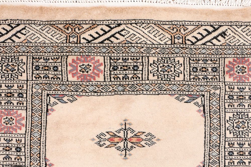 Butterfly 2' 7 x 4' 1 - No. 46422 - ALRUG Rug Store