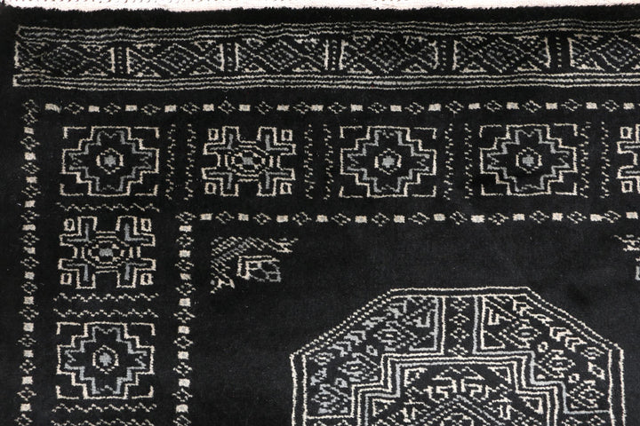 Black Fil Pa 2' 6 x 4' 2 - No. 46433 - ALRUG Rug Store
