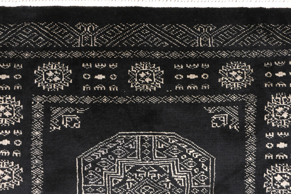 Black Fil Pa 2' 7 x 6' 6 - No. 46567 - ALRUG Rug Store