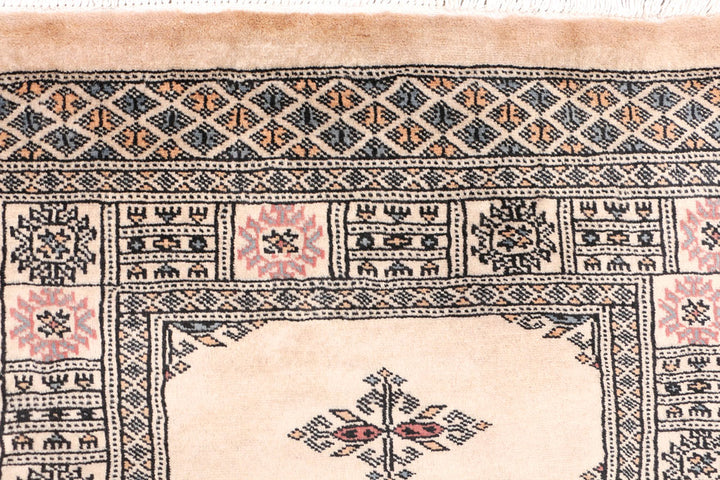 Navajo White Butterfly 2' 7 x 6' 8 - No. 46655 - ALRUG Rug Store