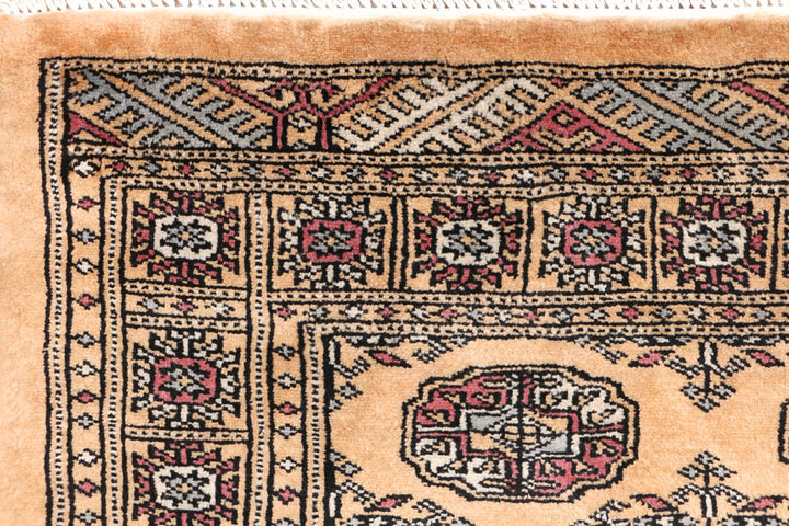 Moccasin Bokhara 2' 8 x 6' 7 - No. 46665 - ALRUG Rug Store