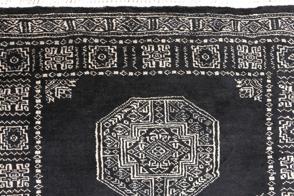 Black Fil Pa 2' 6 x 7' 11 - No. 46700 - ALRUG Rug Store