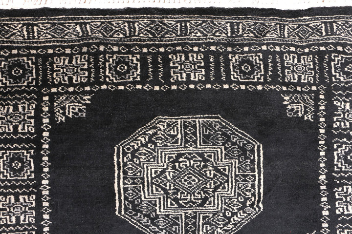 Black Fil Pa 2' 6 x 7' 11 - No. 46700 - ALRUG Rug Store