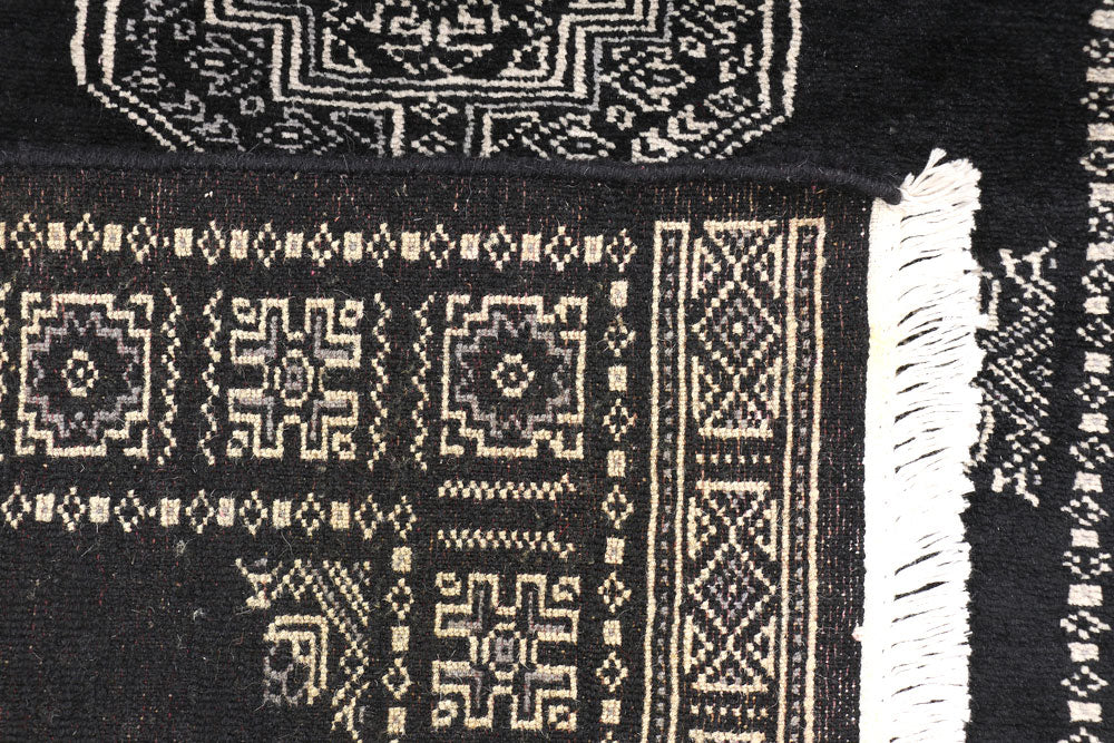 Black Fil Pa 2' 6 x 7' 11 - No. 46700 - ALRUG Rug Store