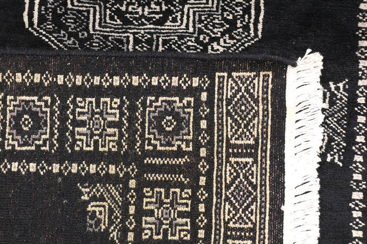 Black Fil Pa 2' 6 x 7' 11 - No. 46700 - ALRUG Rug Store