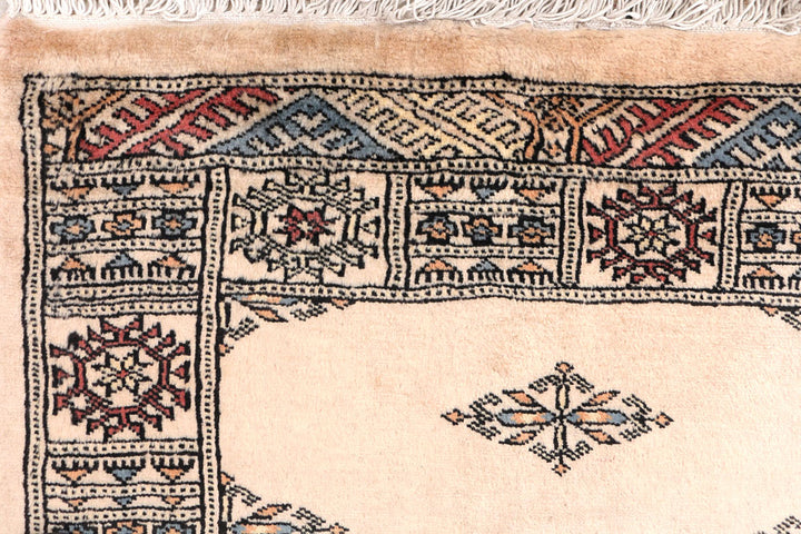 Bisque Butterfly 2' 6 x 8' 5 - No. 46722 - ALRUG Rug Store