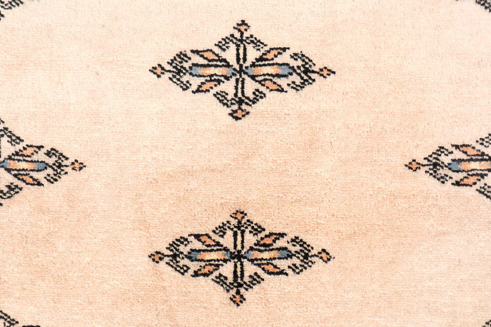 Bisque Butterfly 2' 6 x 8' 5 - No. 46722 - ALRUG Rug Store